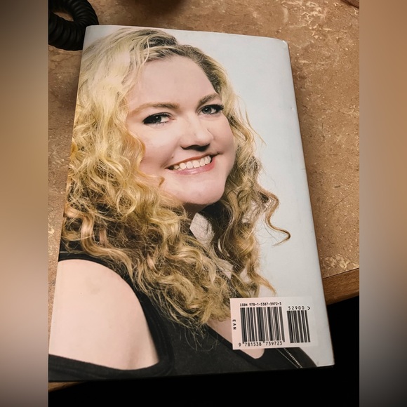 Verity book - Picture 2 of 2